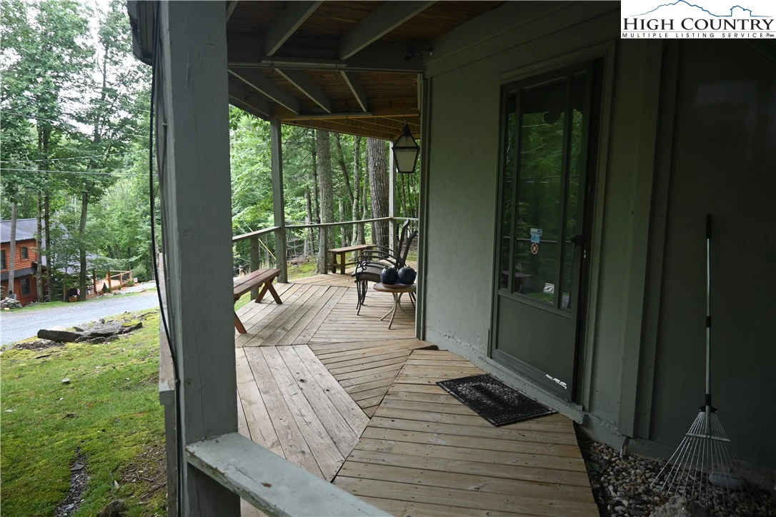 Image number 22 for the current listing
