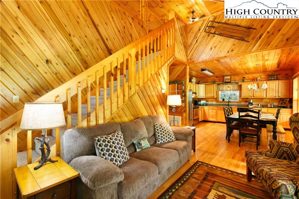 Image number 3 for the current listing