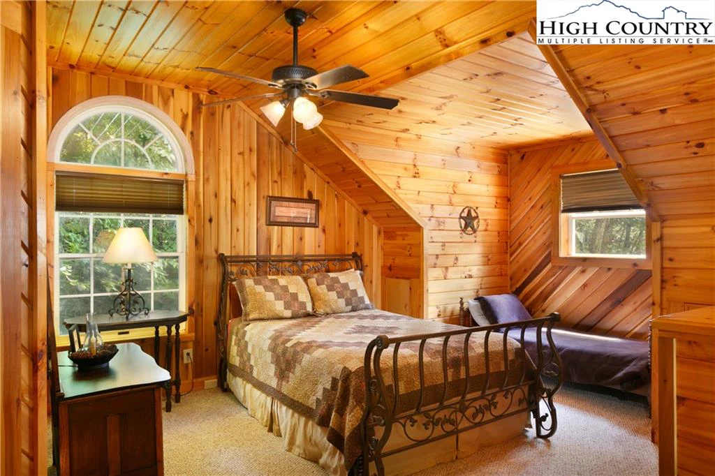 Image number 7 for the current listing