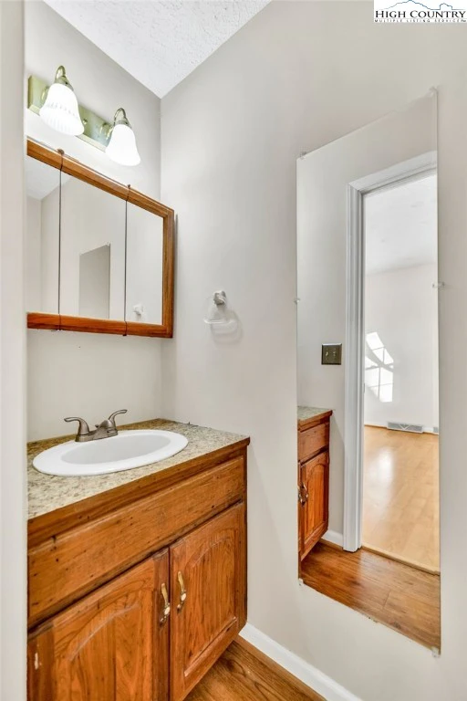 Image number 9 for the current listing
