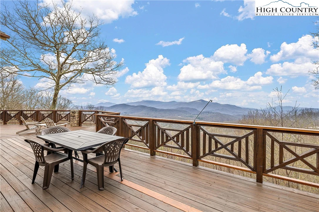 Image number 4 for the current listing
