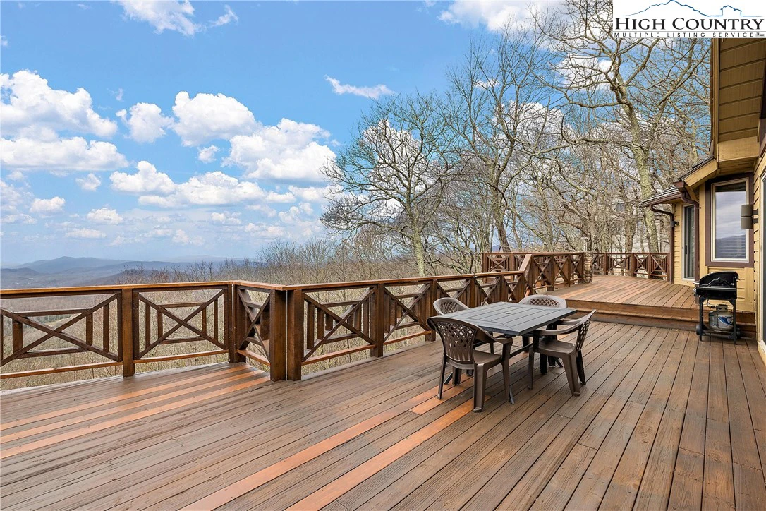 Image number 15 for the current listing
