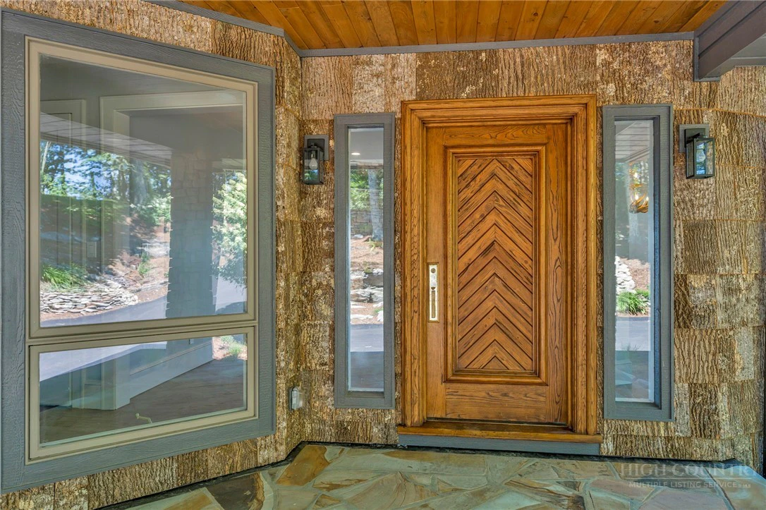 Image number 9 for the current listing