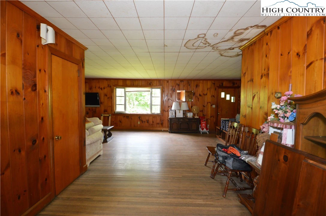 Image number 5 for the current listing