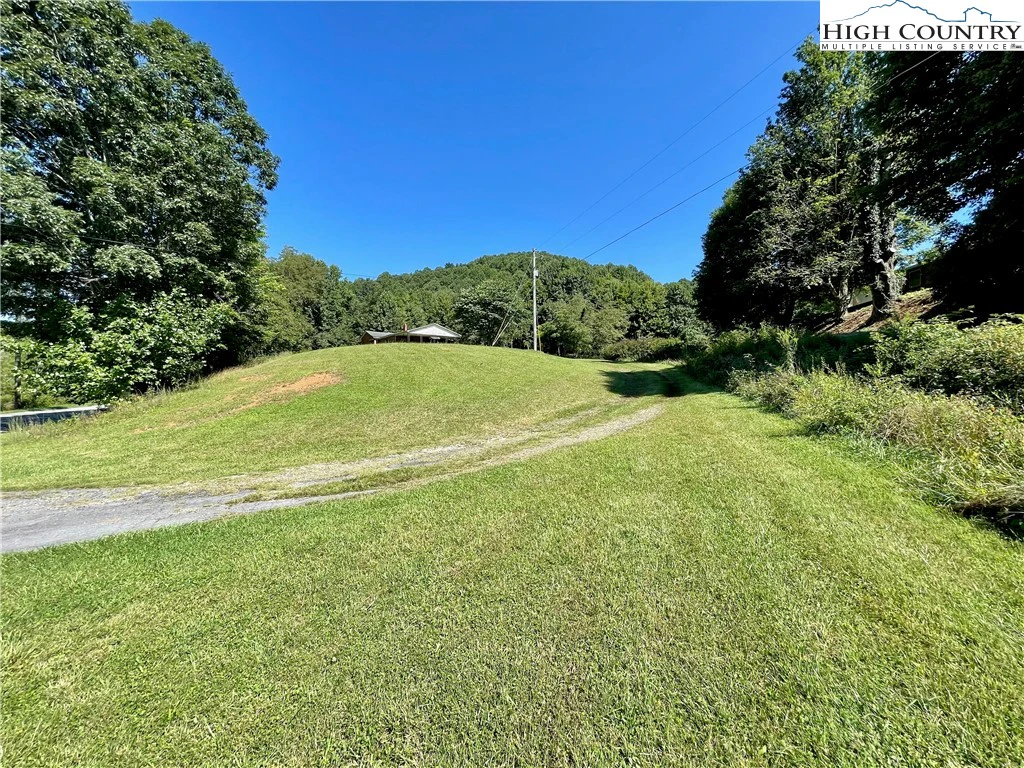 Image number 14 for the current listing