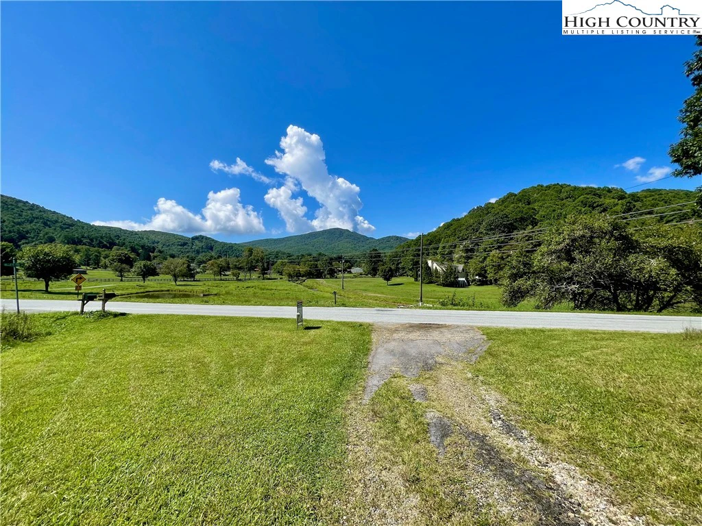 Image number 15 for the current listing