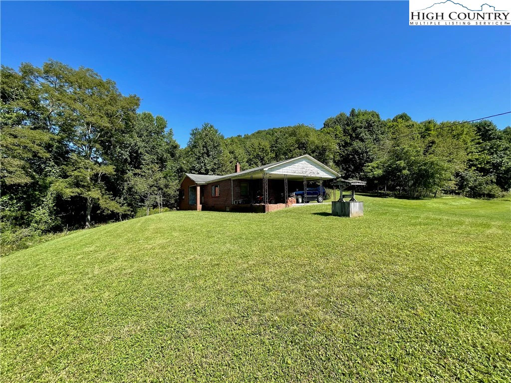 Image number 17 for the current listing