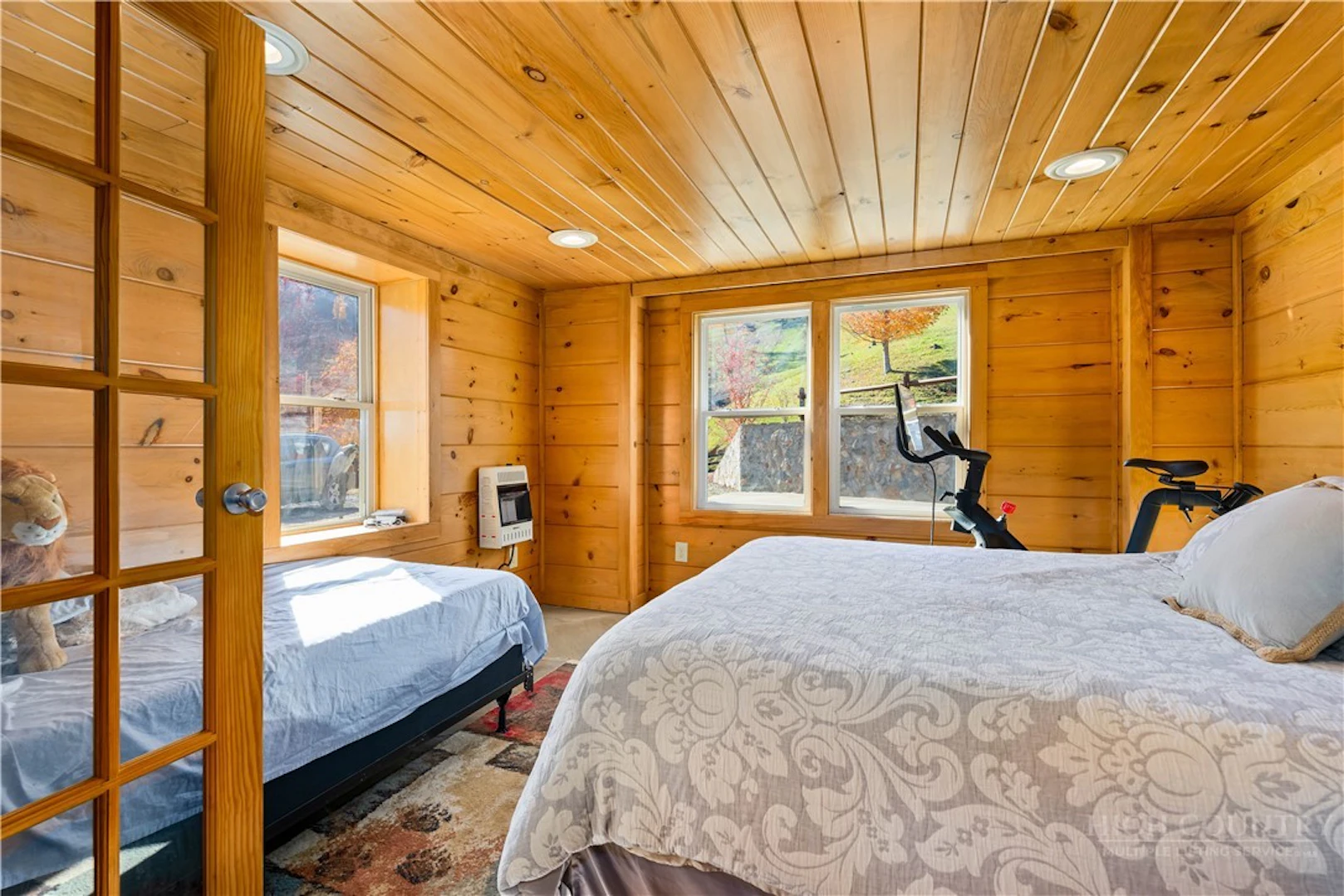 Image number 18 for the current listing