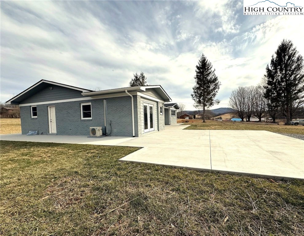 Image number 19 for the current listing