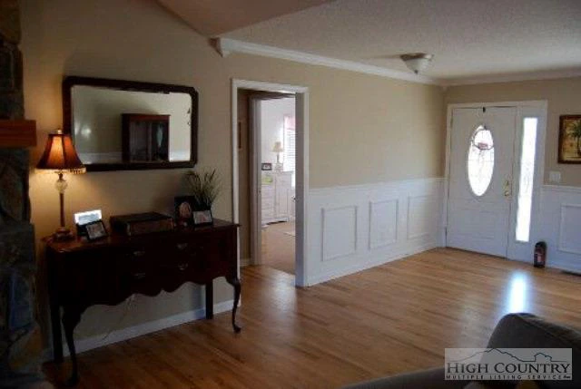 Image number 20 for the current listing