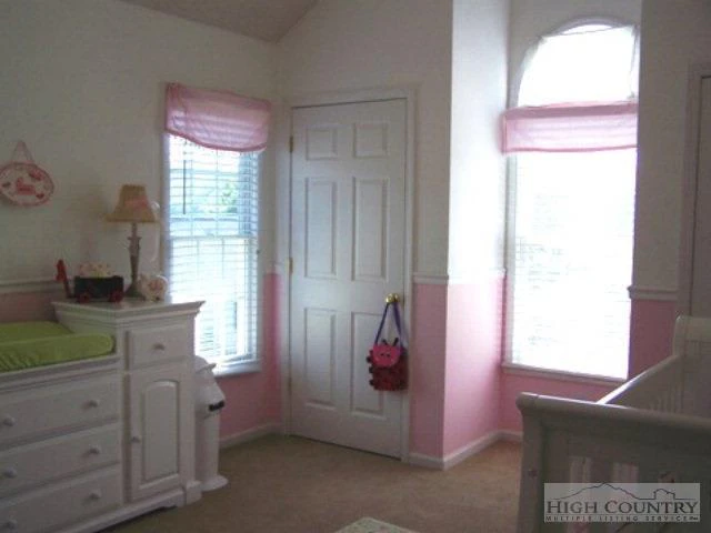 Image number 3 for the current listing
