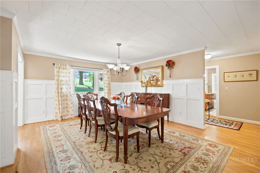 Image number 5 for the current listing