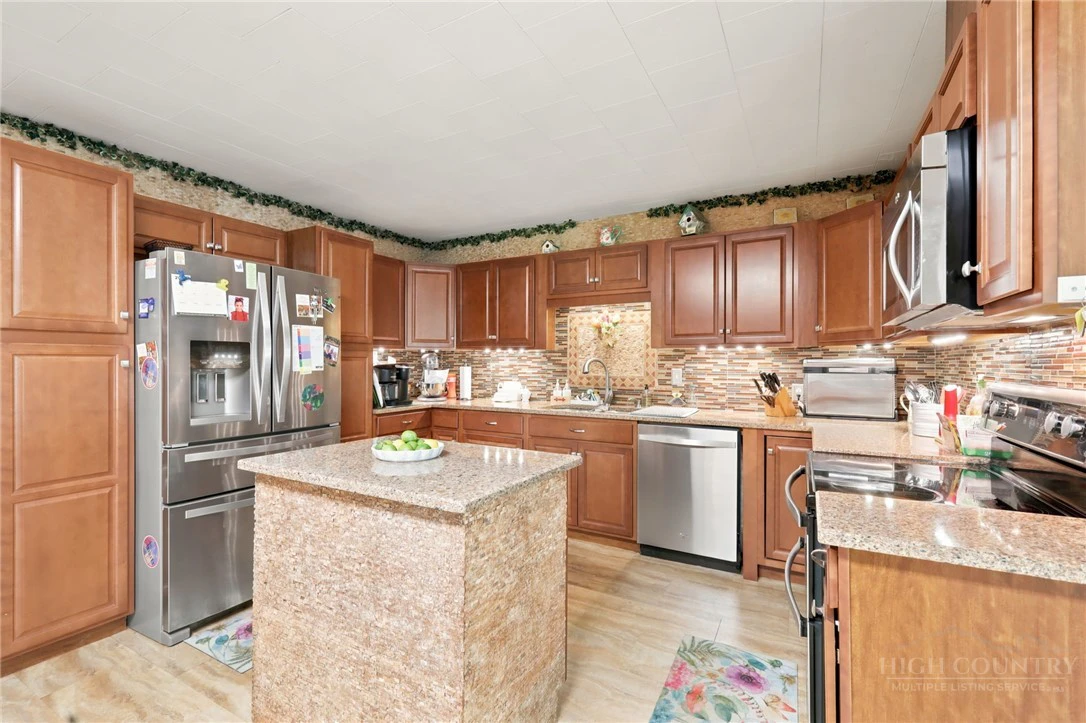 Image number 12 for the current listing