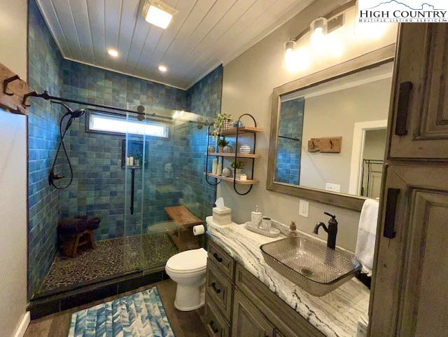 Image number 2 for the current listing
