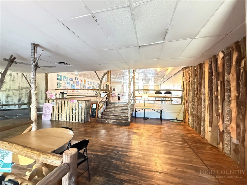 Image number 10 for the current listing