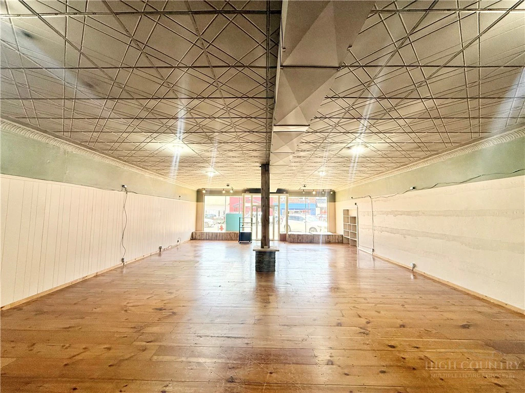 Image number 2 for the current listing
