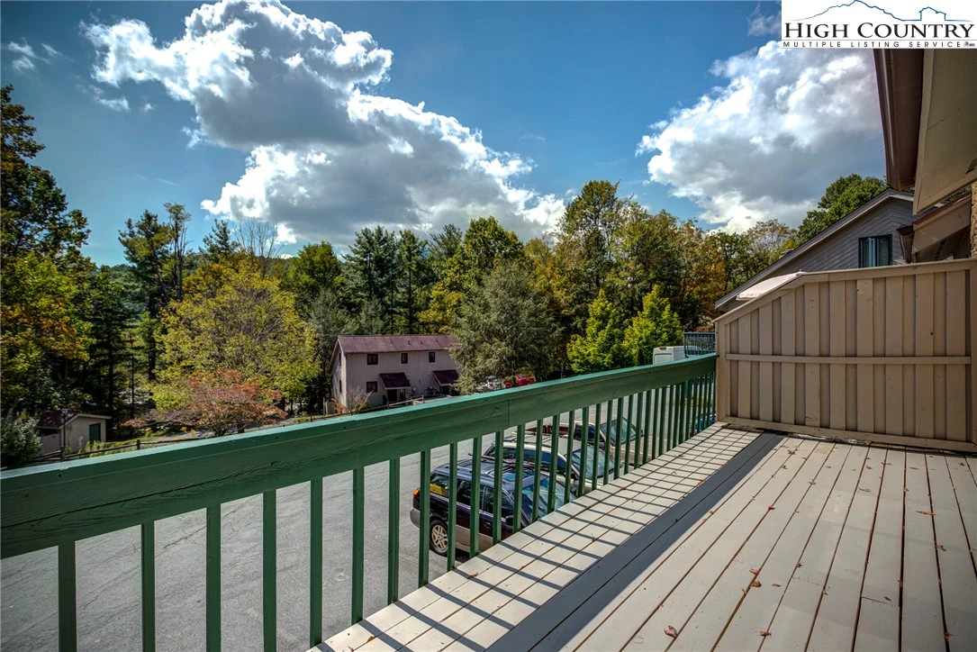 Image number 1 for the current listing