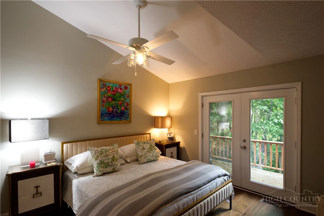 Image number 6 for the current listing