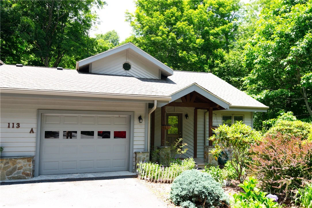 Image number 2 for the current listing