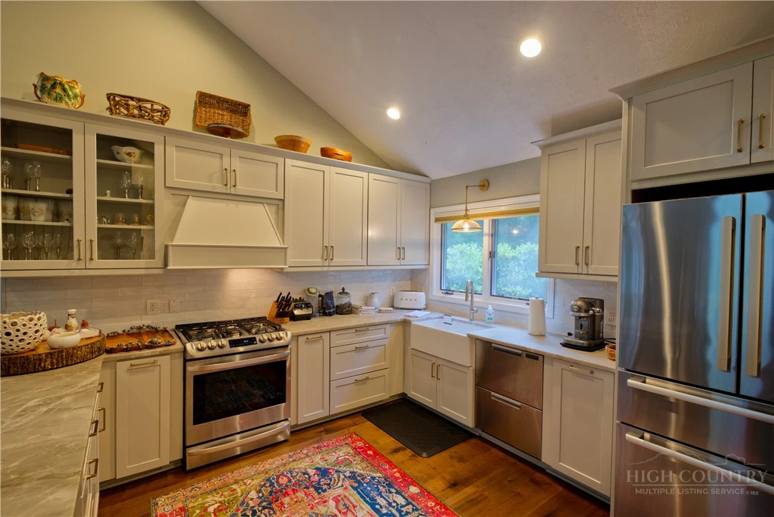 Image number 5 for the current listing
