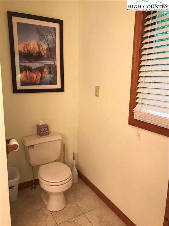 Image number 5 for the current listing