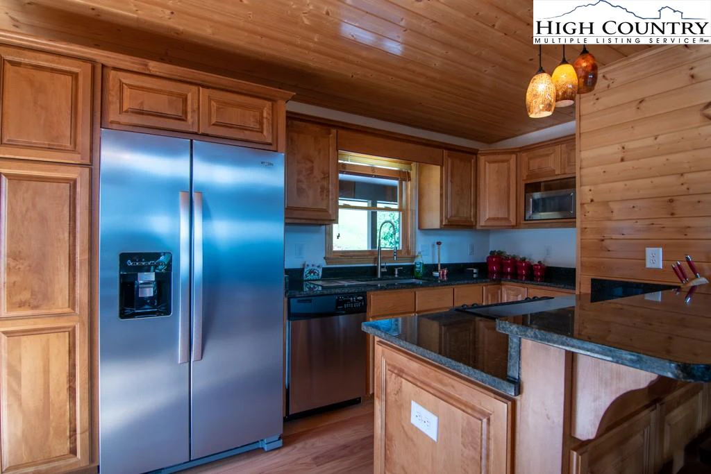 Image number 9 for the current listing