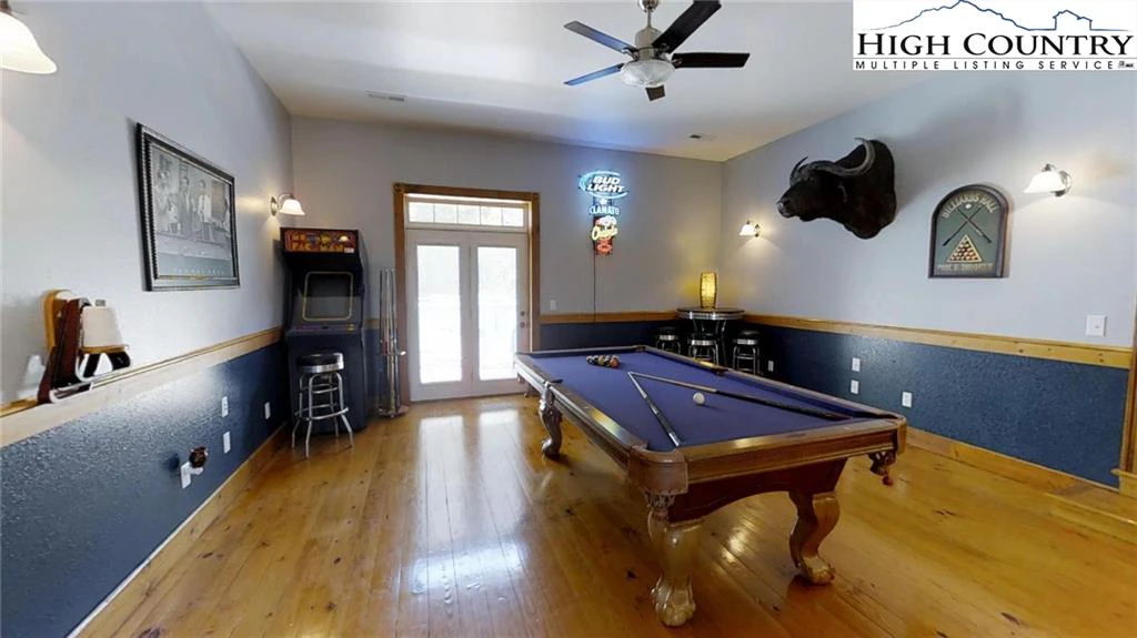Image number 5 for the current listing