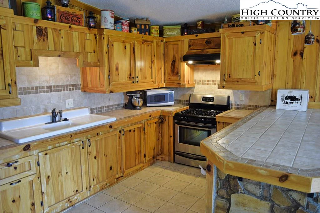 Image number 16 for the current listing