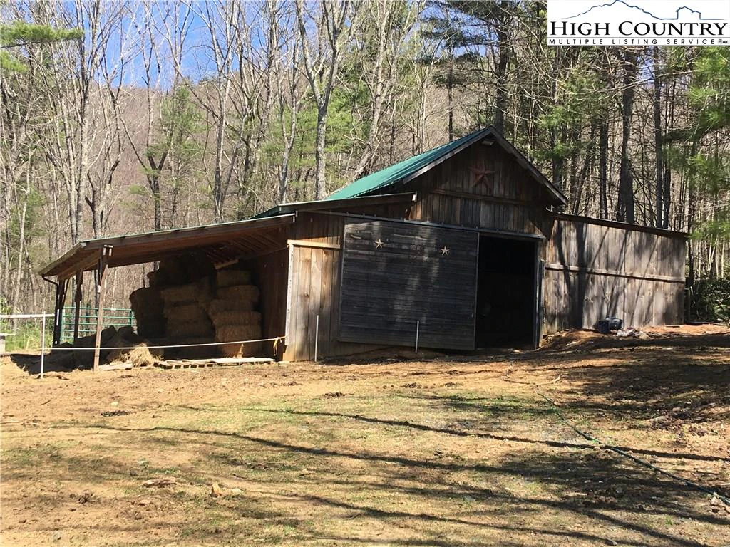 Image number 21 for the current listing