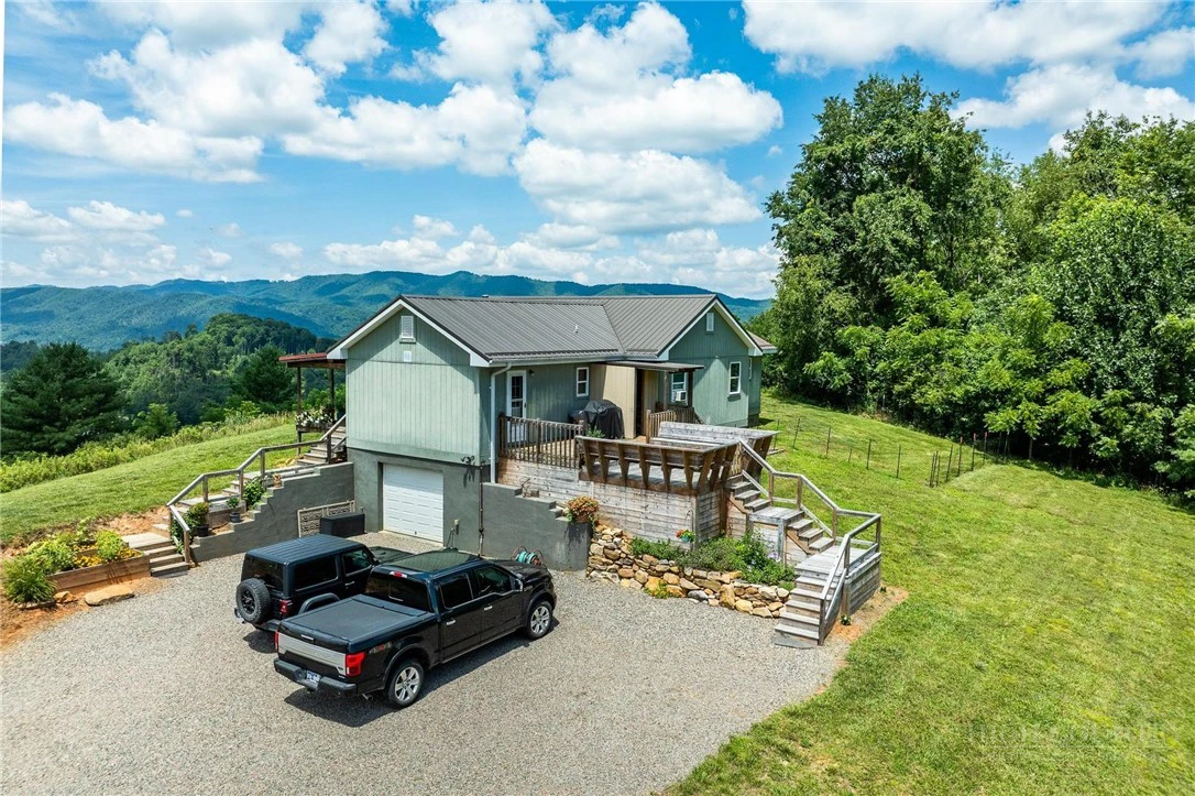 Image number 2 for the current listing