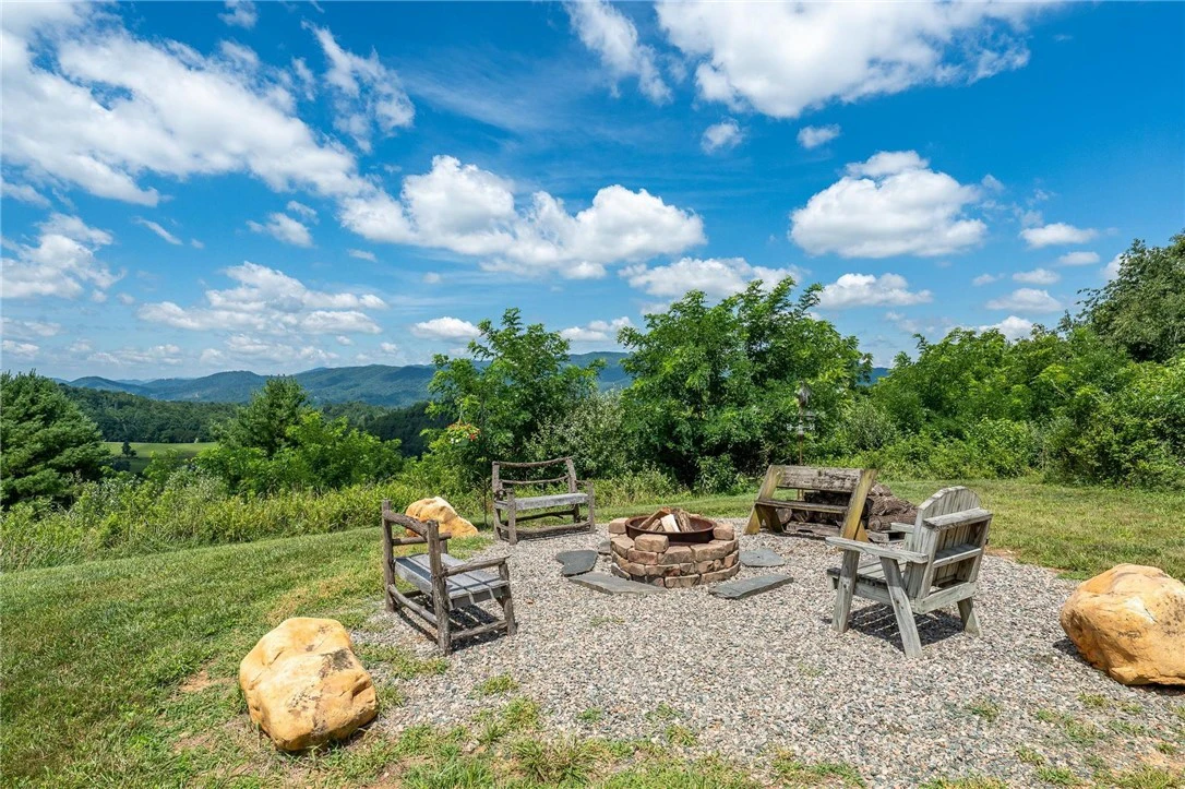 Image number 10 for the current listing