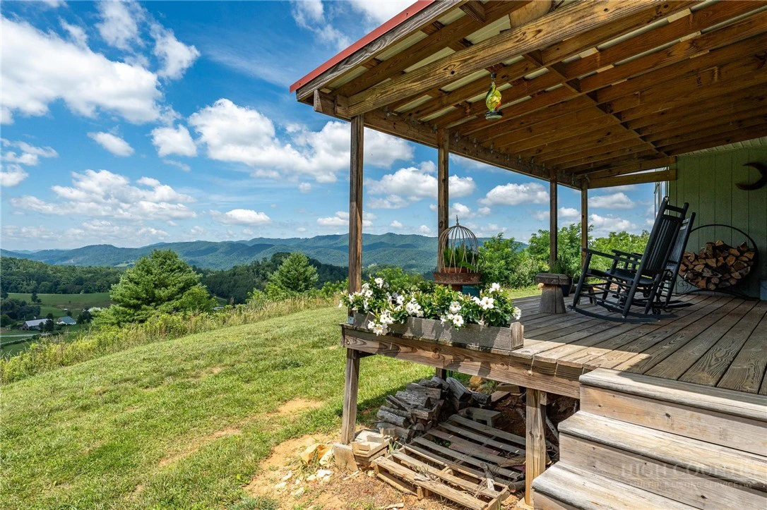 Image number 12 for the current listing