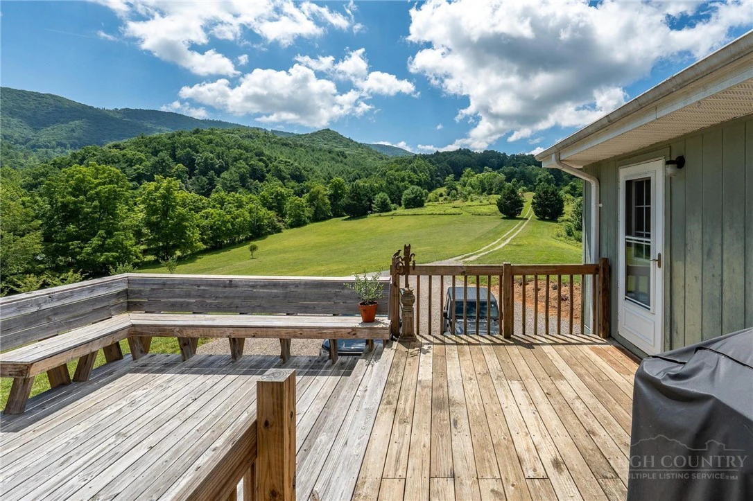 Image number 14 for the current listing
