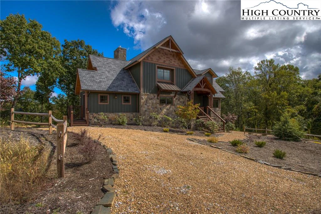 Image number 1 for the current listing