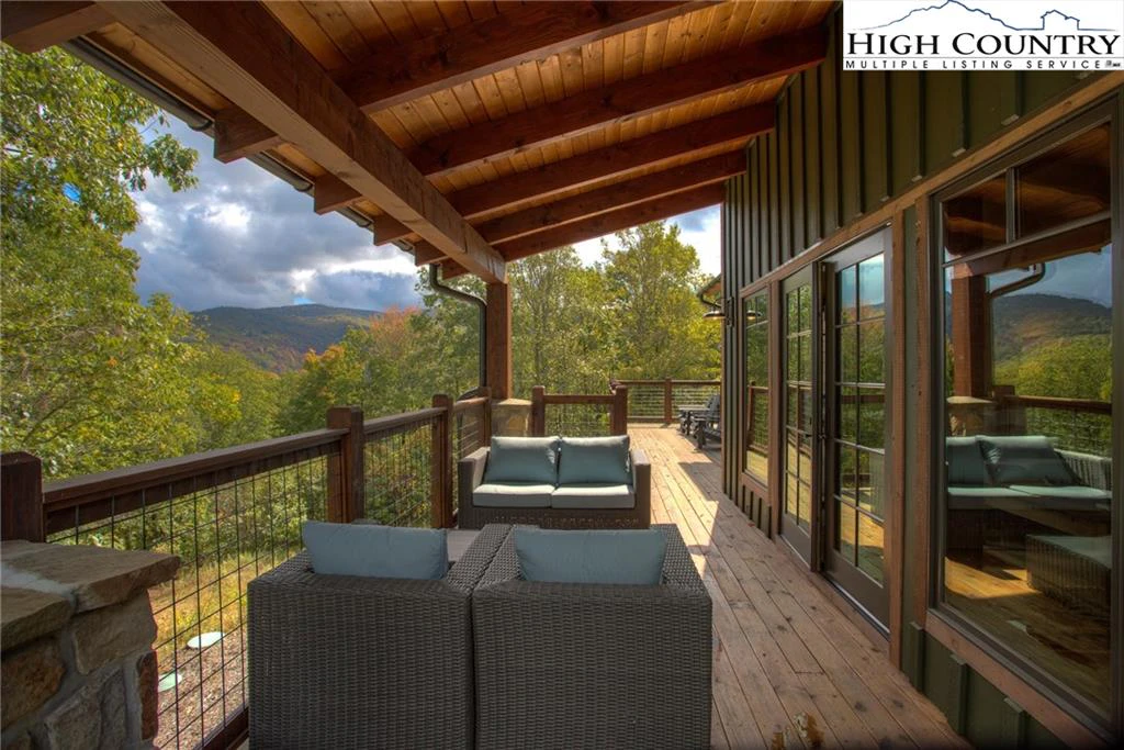 Image number 3 for the current listing