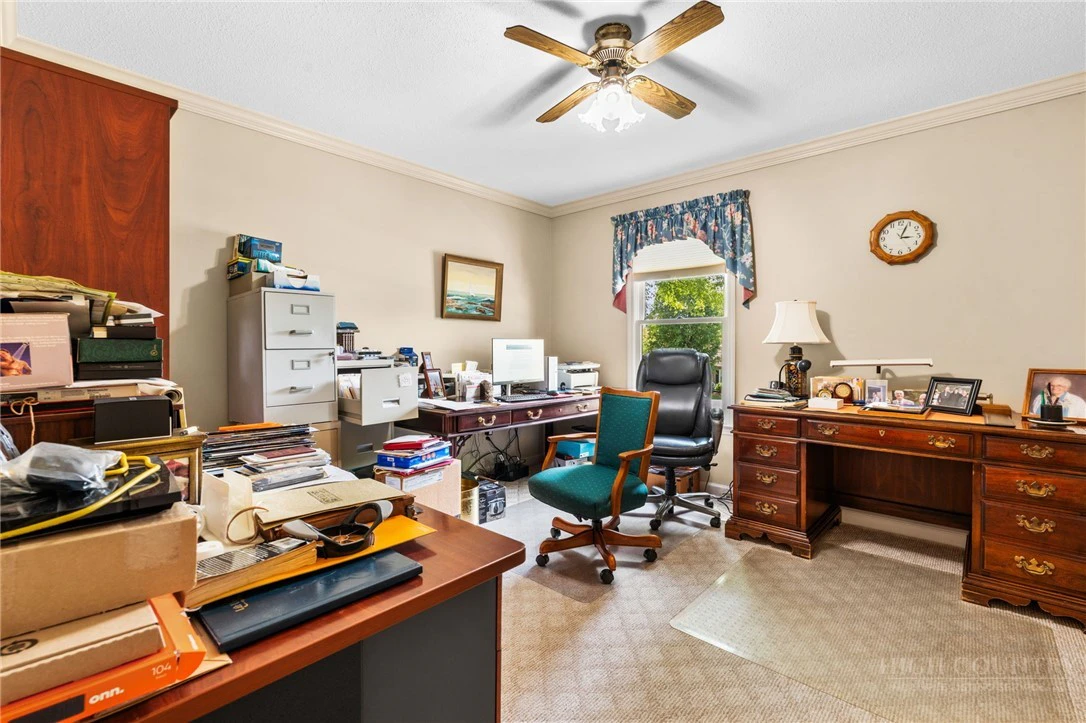Image number 4 for the current listing