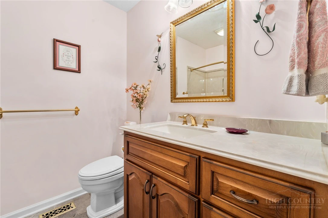 Image number 5 for the current listing