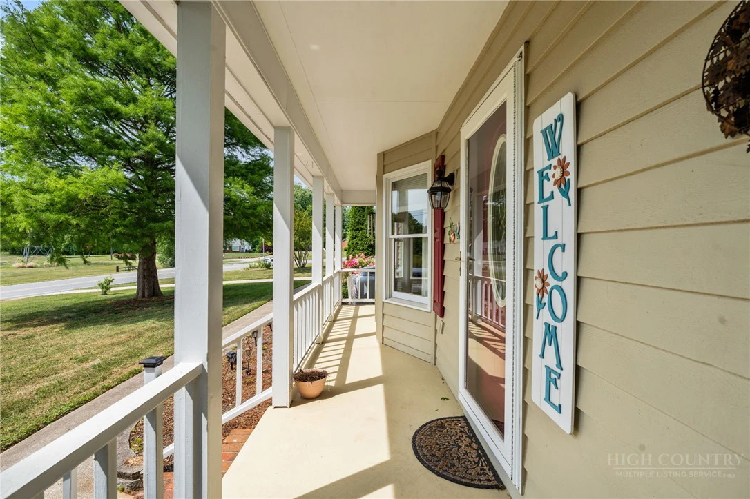 Image number 9 for the current listing