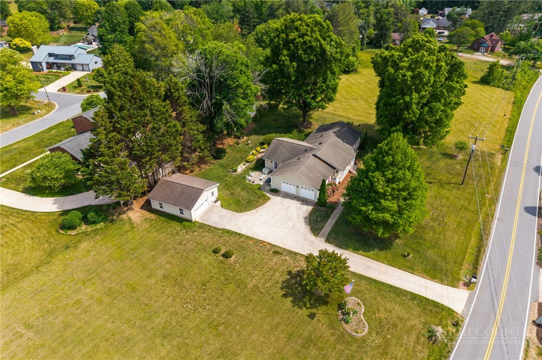 Image number 21 for the current listing