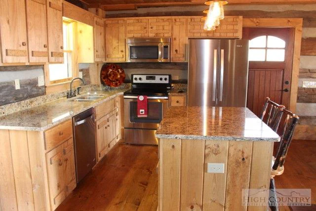 Image number 3 for the current listing
