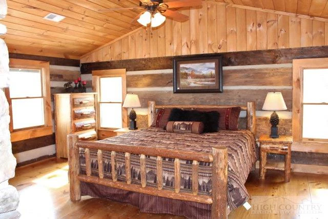 Image number 15 for the current listing