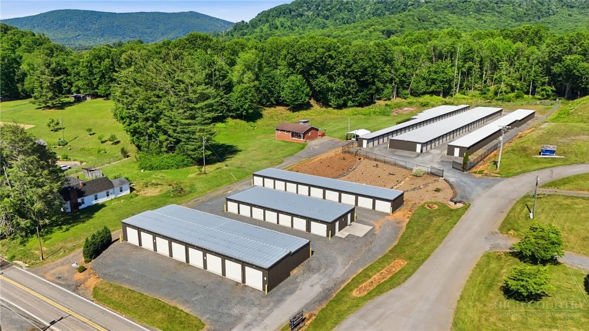 Image number 1 for the current listing