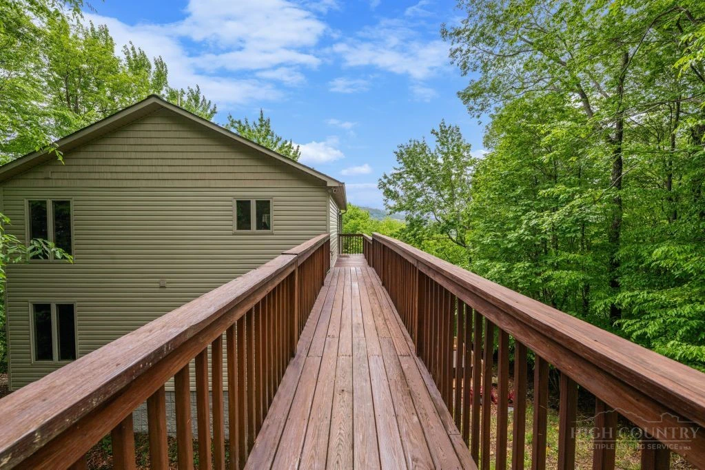 Image number 4 for the current listing