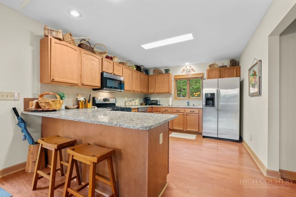 Image number 6 for the current listing