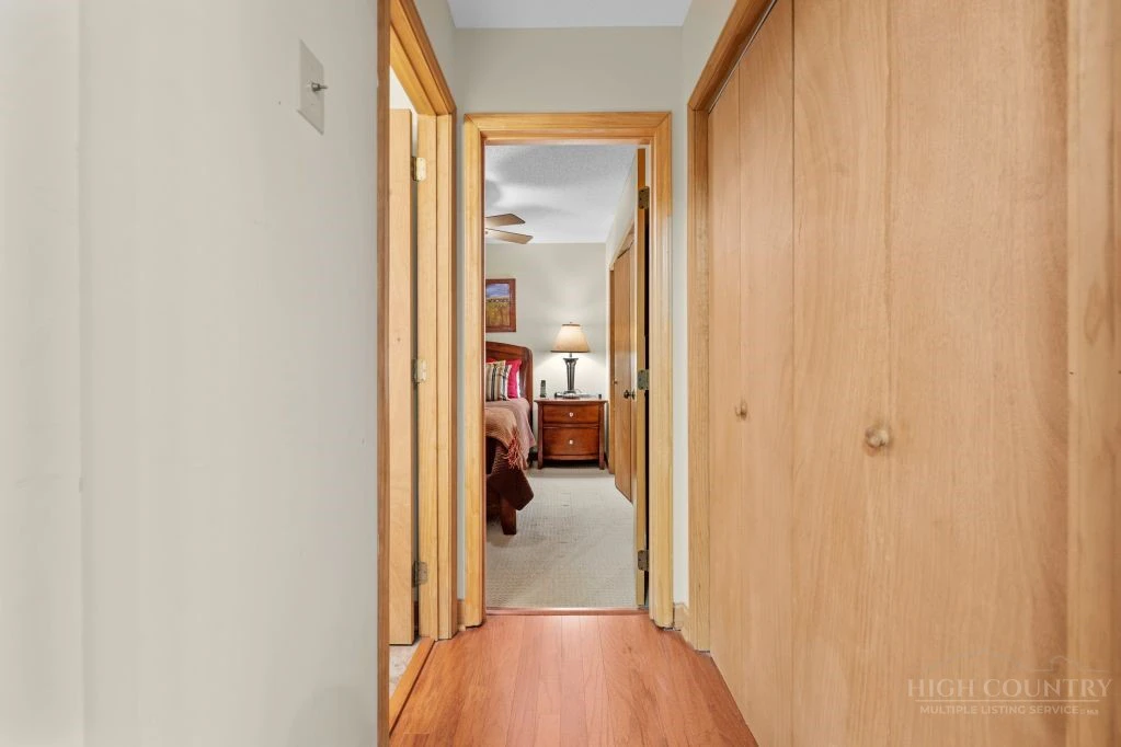 Image number 13 for the current listing