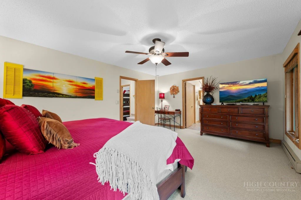 Image number 20 for the current listing
