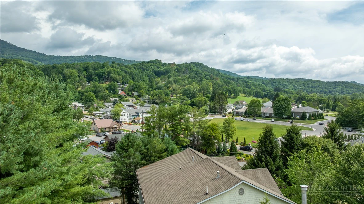 Image number 3 for the current listing