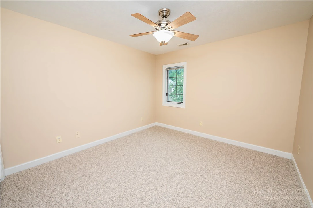 Image number 16 for the current listing
