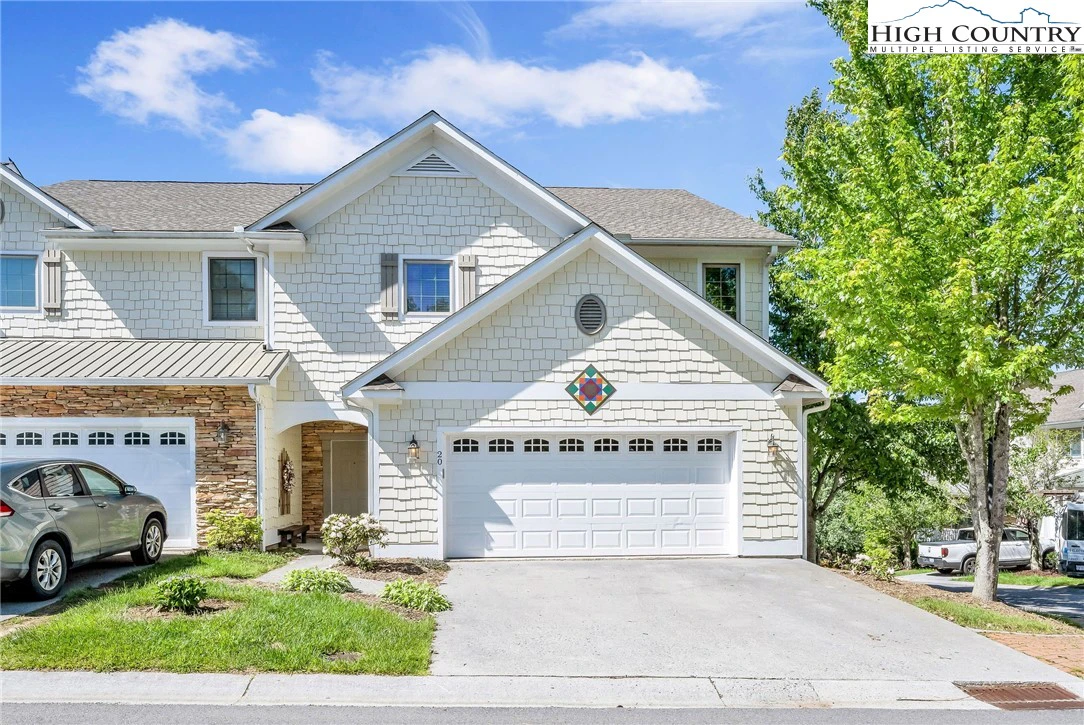 Image number 1 for the current listing