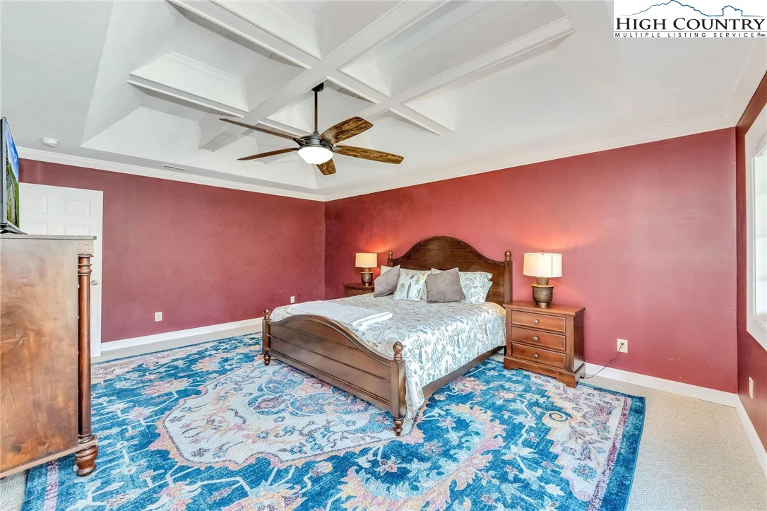 Image number 3 for the current listing